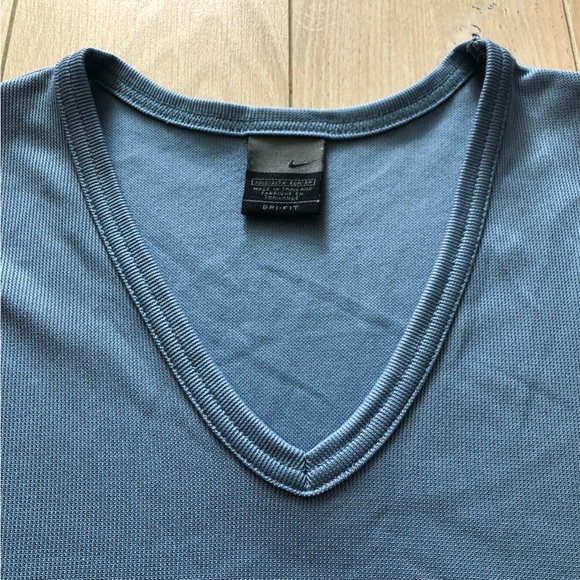 Nike Dri-Fit Logo Embroidered V Neck T Shirt in Grey Blue Size XS - Picture 5 of 11
